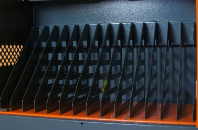 Навесной шкаф c розетками для зарядки 30 планшетов купить инновационное оборудование для школы